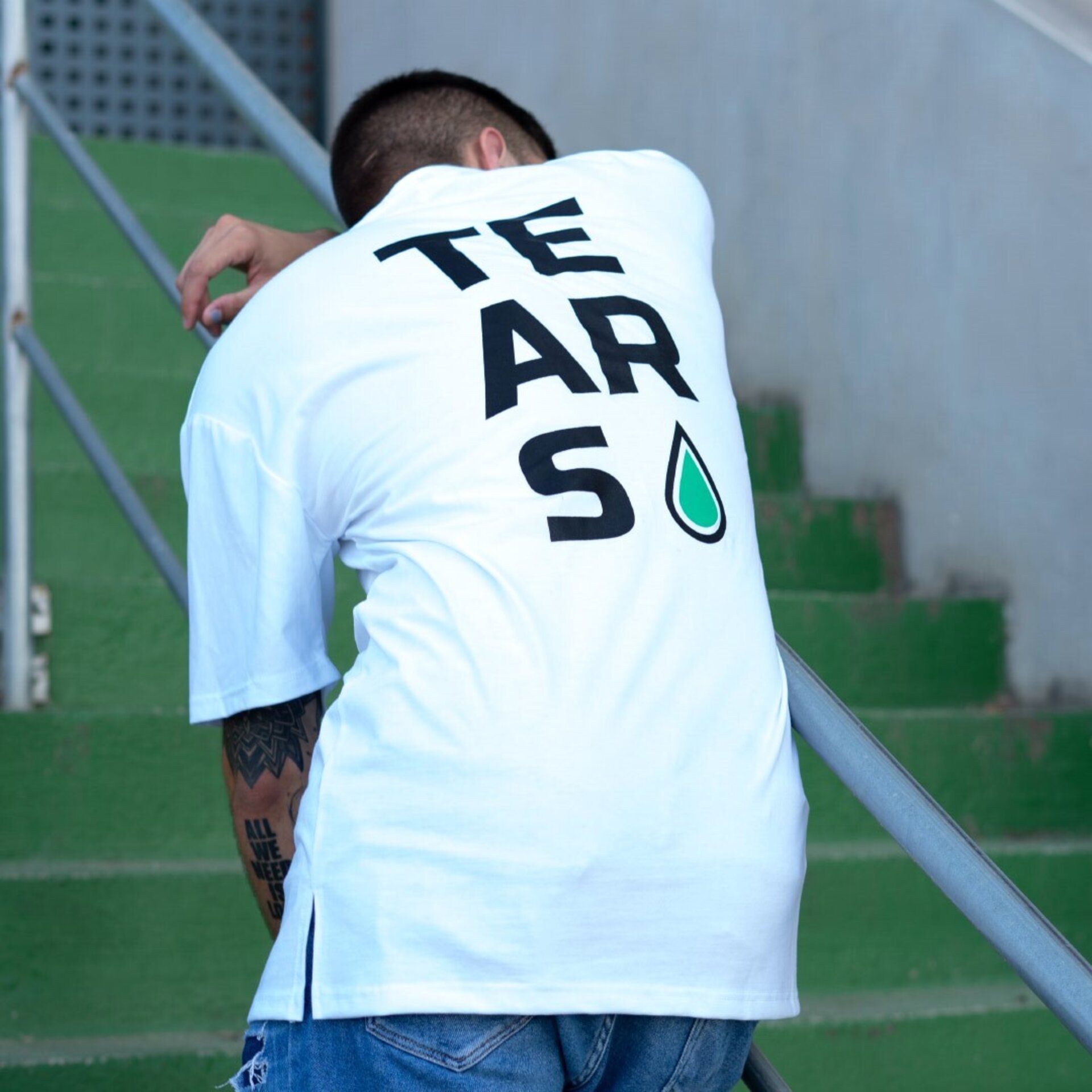 VERTICAL WHITE OVERSIZE T-SHIRT - 4